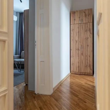 Luxury Vitosha * Sofia